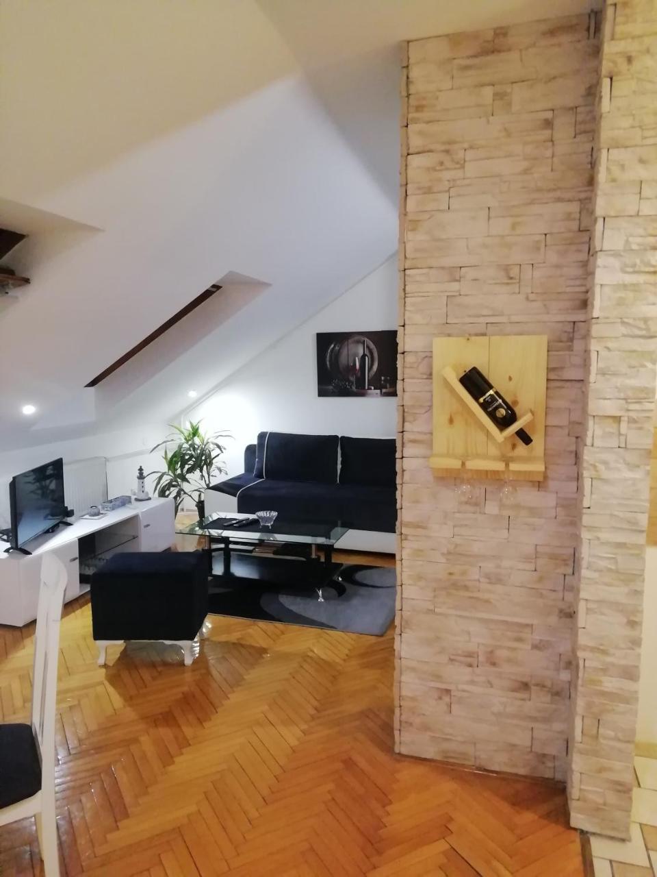 Two Kings Apartment โนวีซาด ภายนอก รูปภาพ